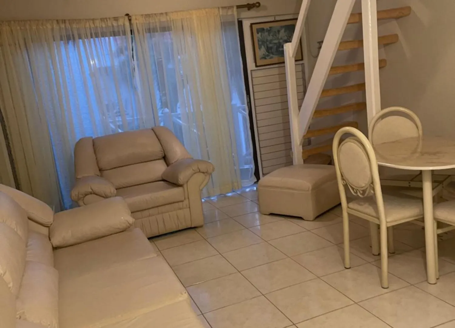 اتصالات Chrisanns Beach Resorts 